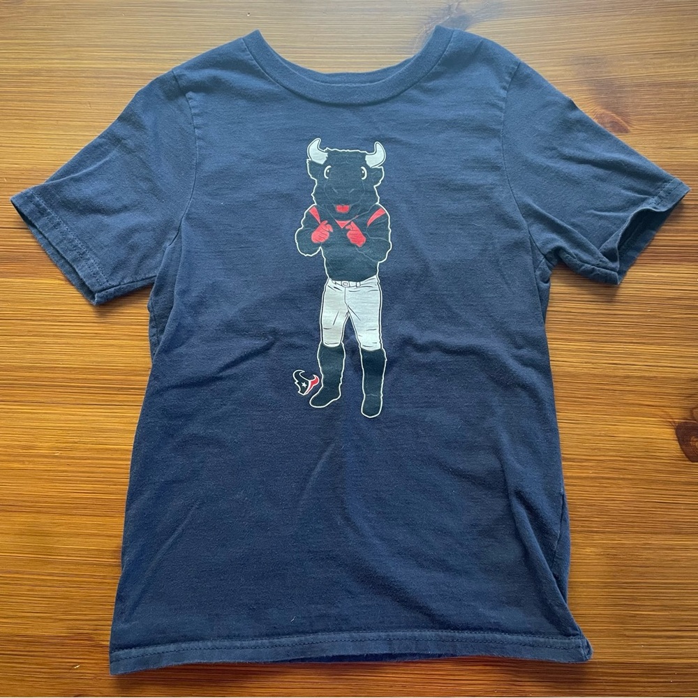 4/$13 Houston Texans Bulls On Parade Shirt - Size 7